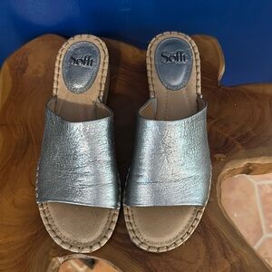 Women's Sofft Nalanie Silver Metalic Leather Slide Sandals Size 9.5